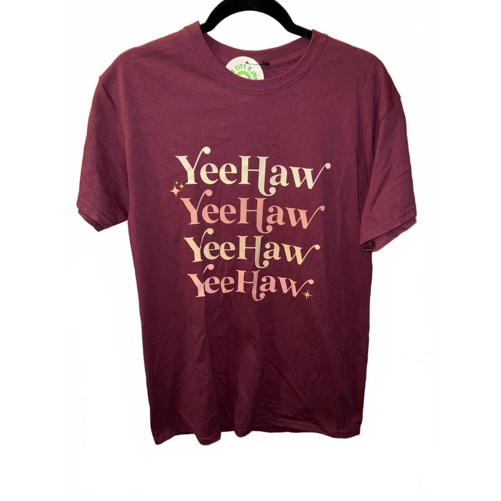 Gildan Yee Haw Graphic Tee - Medium Maroon T-Shirt